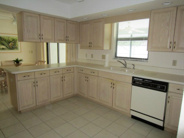 253 Puritan Road West Palm Beach, FL 33405 - Photo 9 of 43 KITCHEN