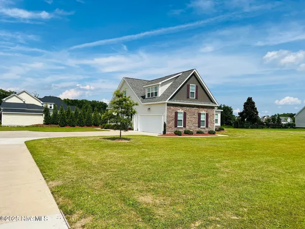 $3,000 | 3135 Emery Drive, Greenville, NC 27858