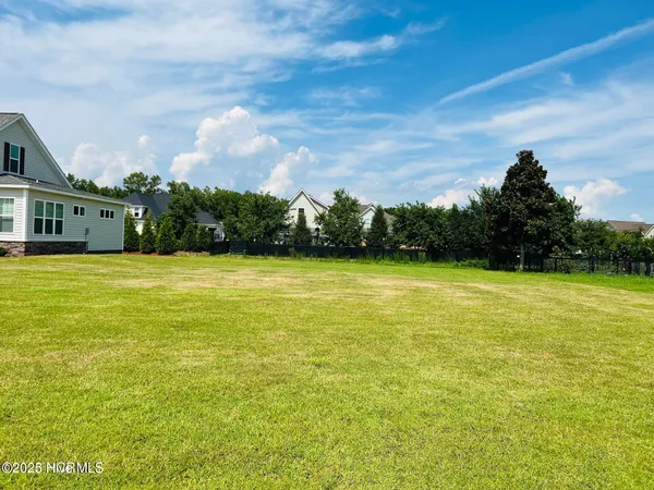 $3,000 | 3135 Emery Drive, Greenville, NC 27858