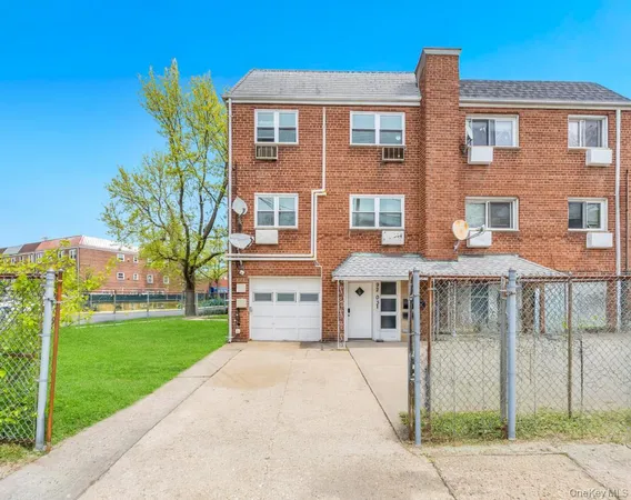 $2,900 | 92-03 241st Street, Unit 1 | Queens Village