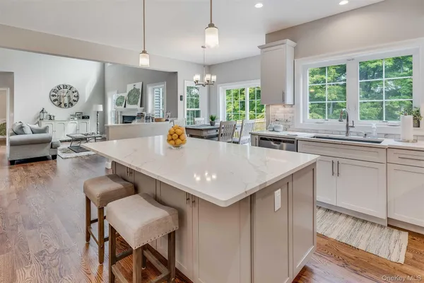 $895,000 | 991 Freedom Road, Pleasant Valley, NY 12569