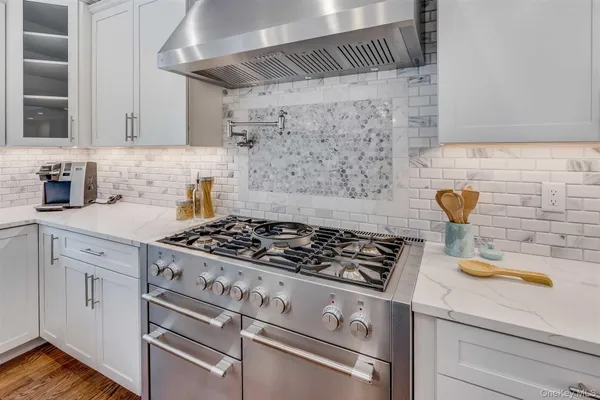 $895,000 | 991 Freedom Road, Pleasant Valley, NY 12569