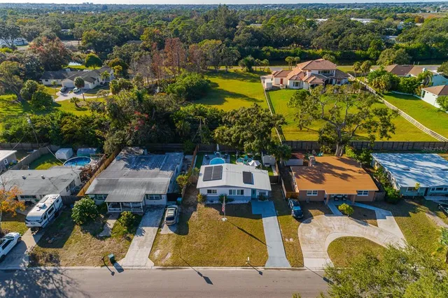 $325,000 | 9122 94th Street North, Seminole, FL 33777