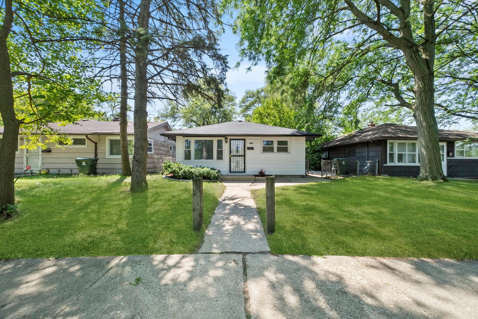 14616 Shepard Drive Dolton, IL 60419 - Photo 1 of 20