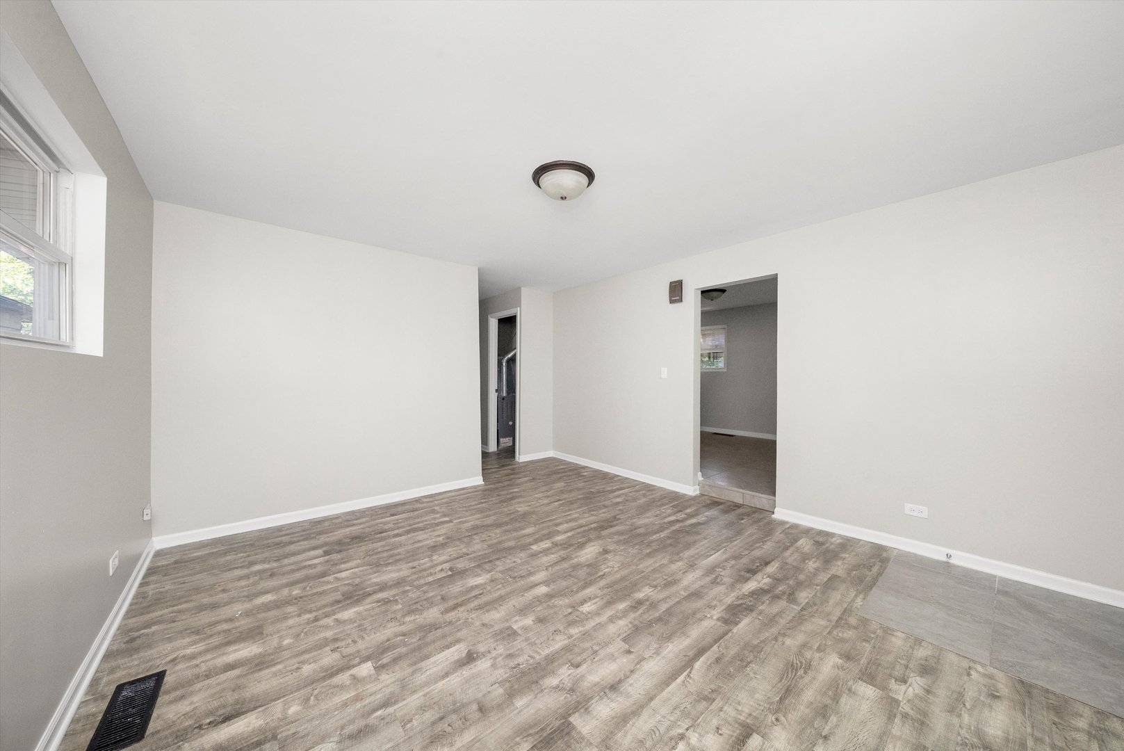 14616 Shepard Drive Dolton, IL 60419 - Photo 4 of 20