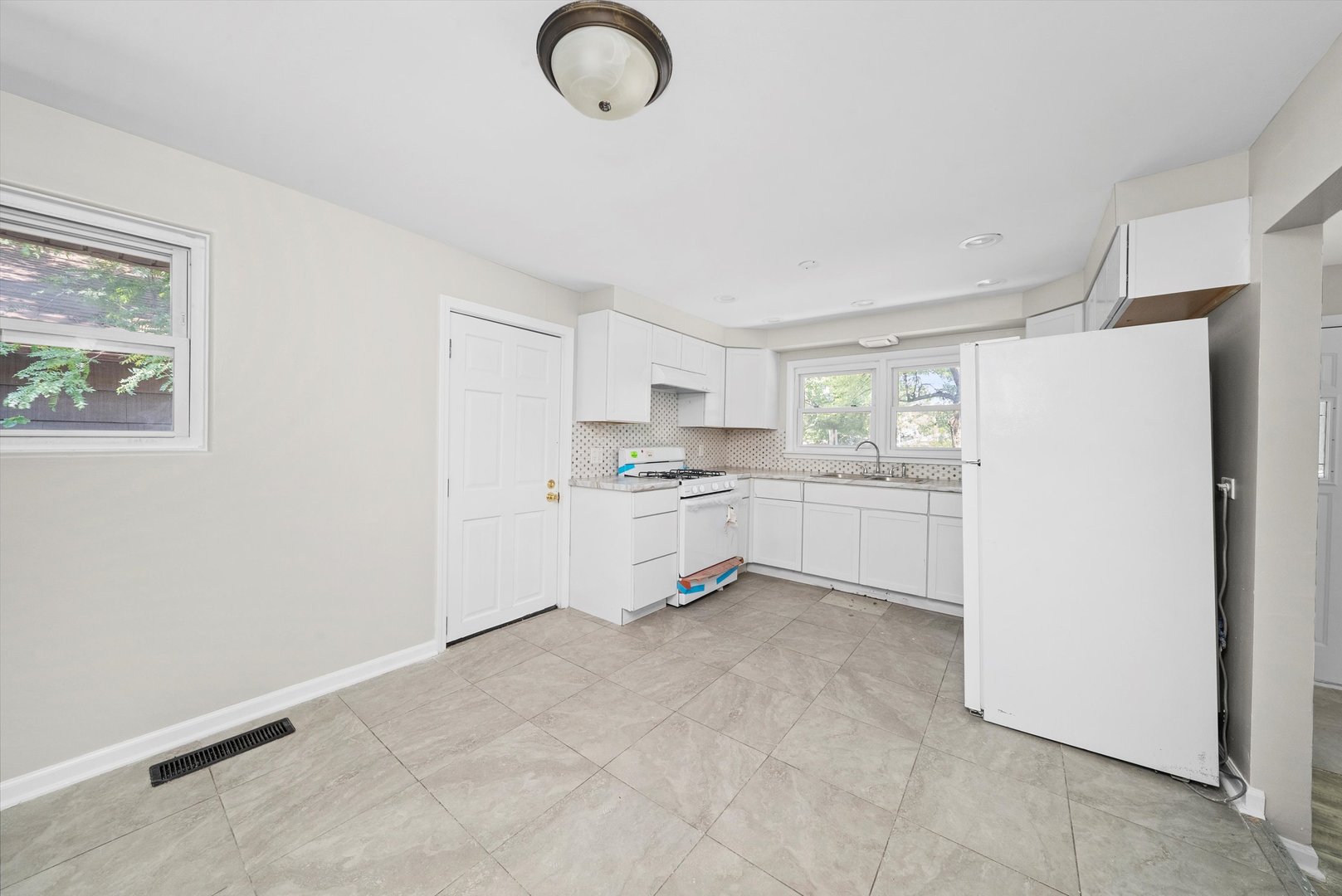 14616 Shepard Drive Dolton, IL 60419 - Photo 8 of 20