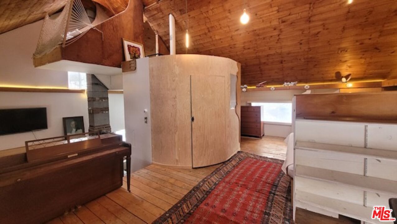 44 Brook Road Warren, VT 05674 - Photo 8 of 19 a view of a entryway with furniture