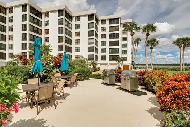 $3,100 | 8701 Midnight Pass Road, Unit 106A, Sarasota, FL 34242