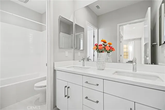 a view of walk in closet