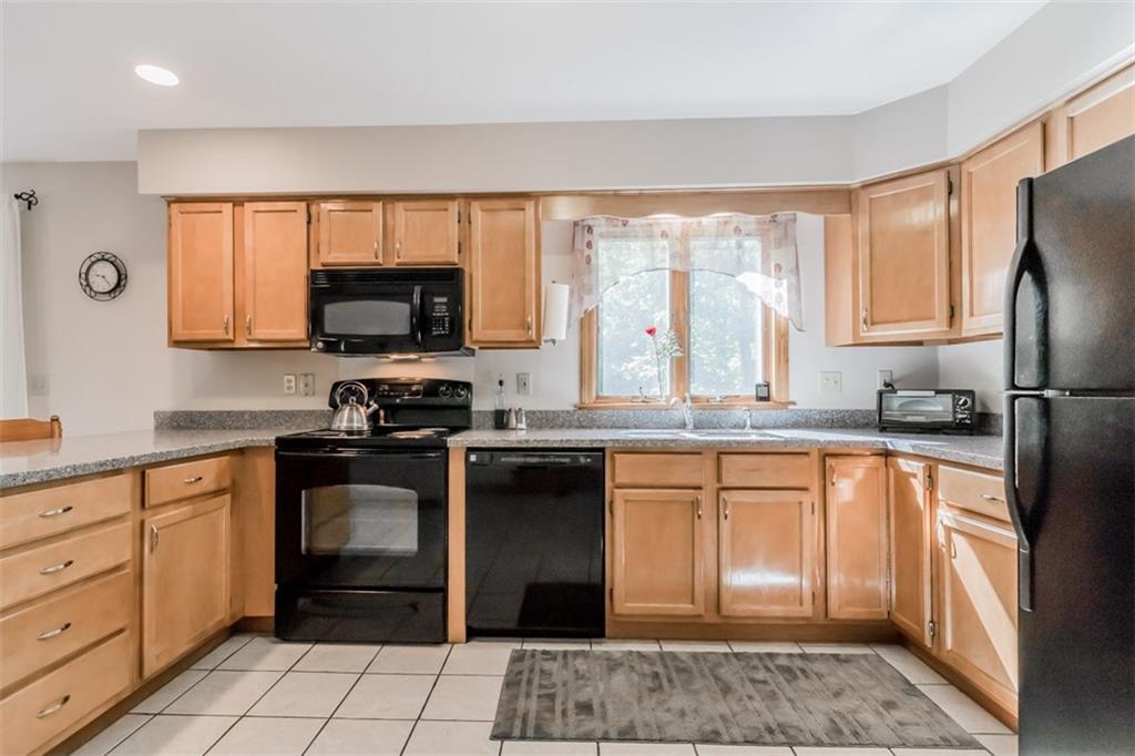 32 Hunts Drive Windham, ME 04062 - Photo 10 of 29 Photo