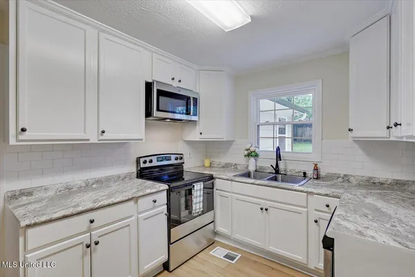 $219,000 | 105 McCree Drive, Clinton, MS 39056