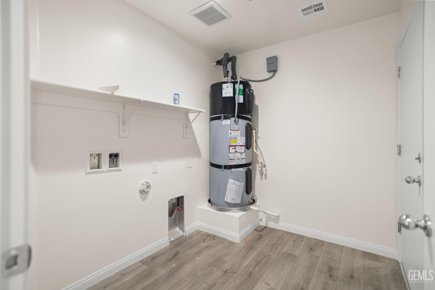 Undisclosed Address Bakersfield, CA 93307 - Photo 8 of 39