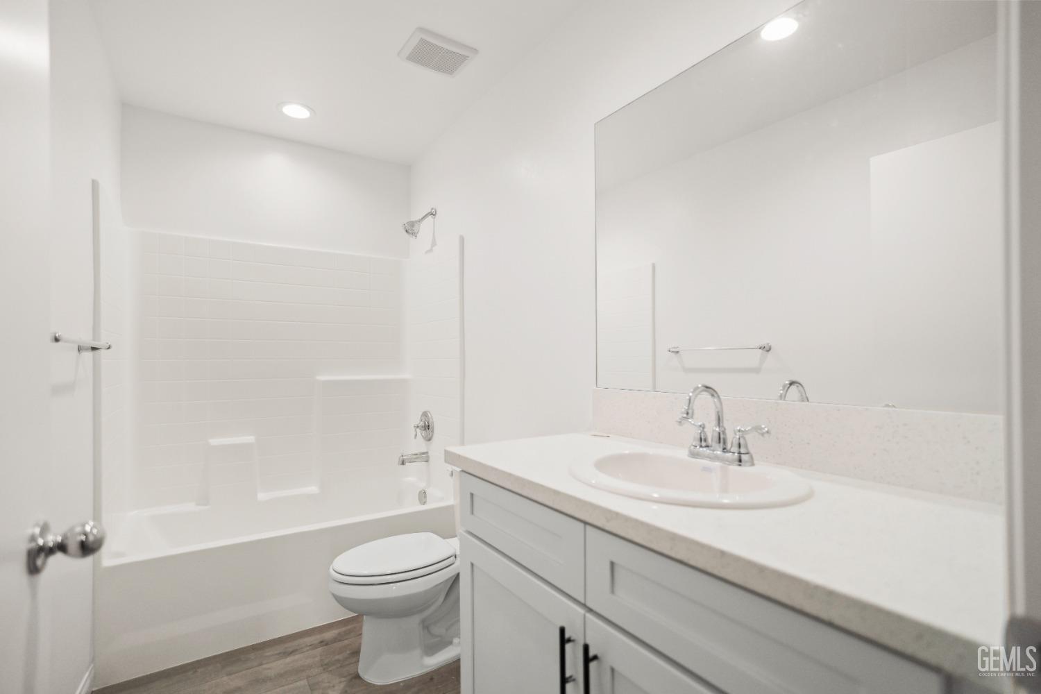 Undisclosed Address Bakersfield, CA 93307 - Photo 10 of 39