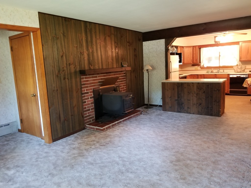 39 Bates Road Westfield, MA 01085 - Photo 11 of 20 Gallery Image 11