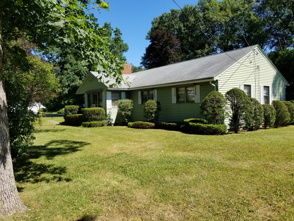 39 Bates Road Westfield, MA 01085 - Photo 2 of 20 Gallery Image 2