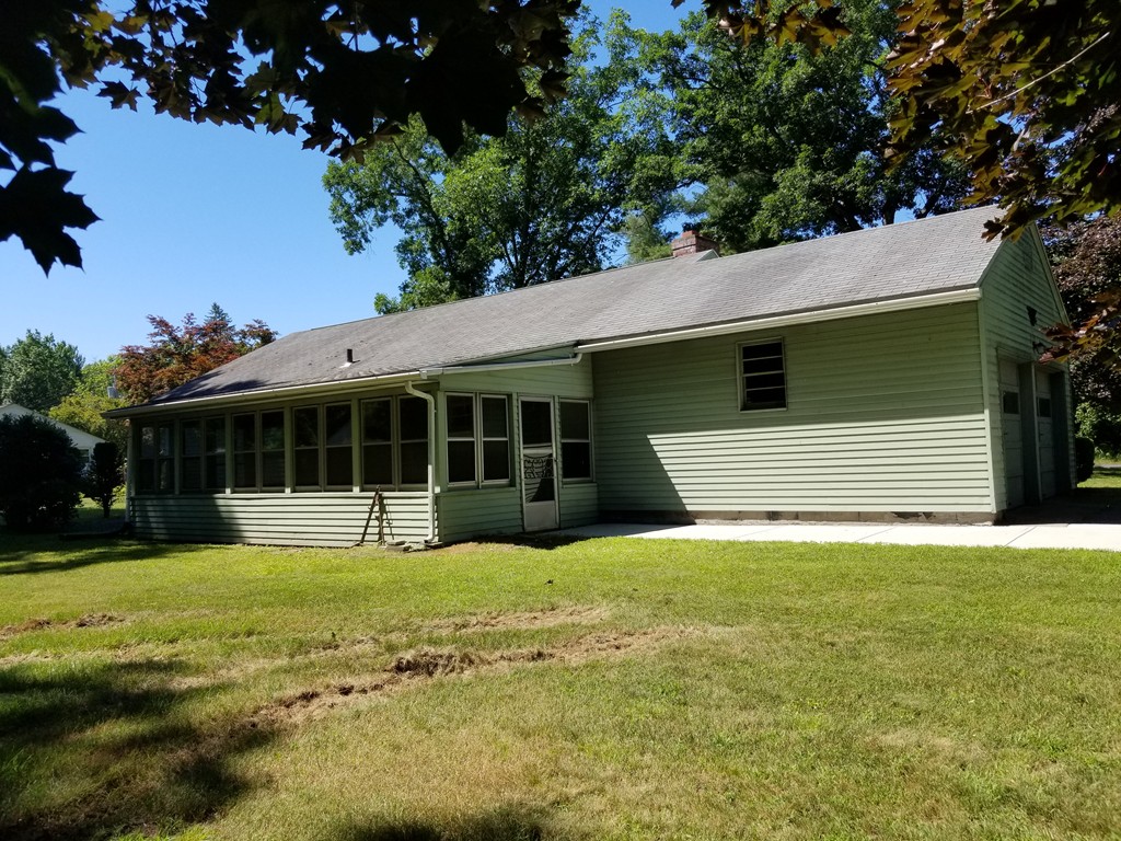 39 Bates Road Westfield, MA 01085 - Photo 4 of 20 Gallery Image 4