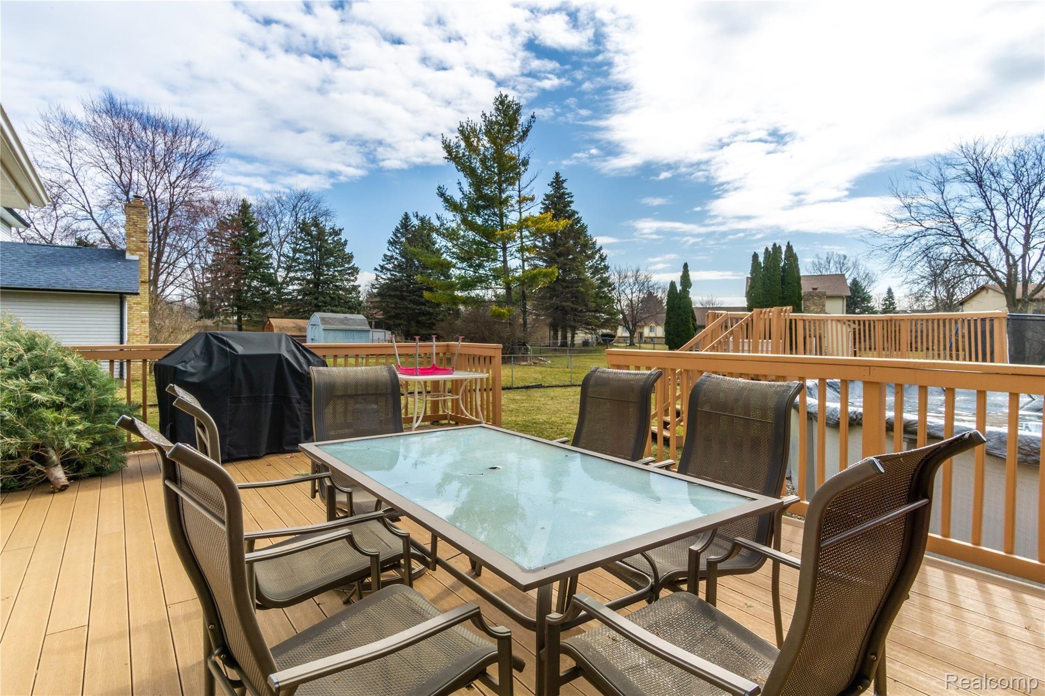 5243 Lethbridge Road Grand Blanc, MI 48439 - Photo 27 of 29 Exteriors (10 of 11).jpg