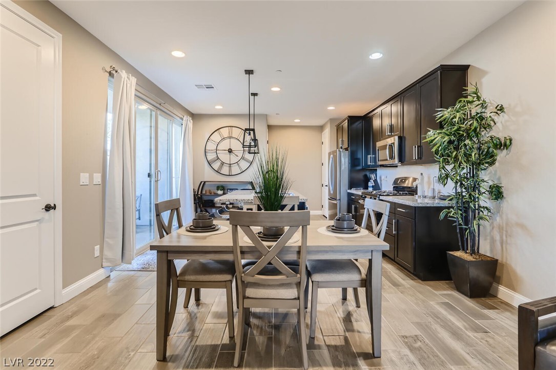 897 East Sunset Road Henderson, NV 89011 - Photo 8 of 35 Gallery Image 8