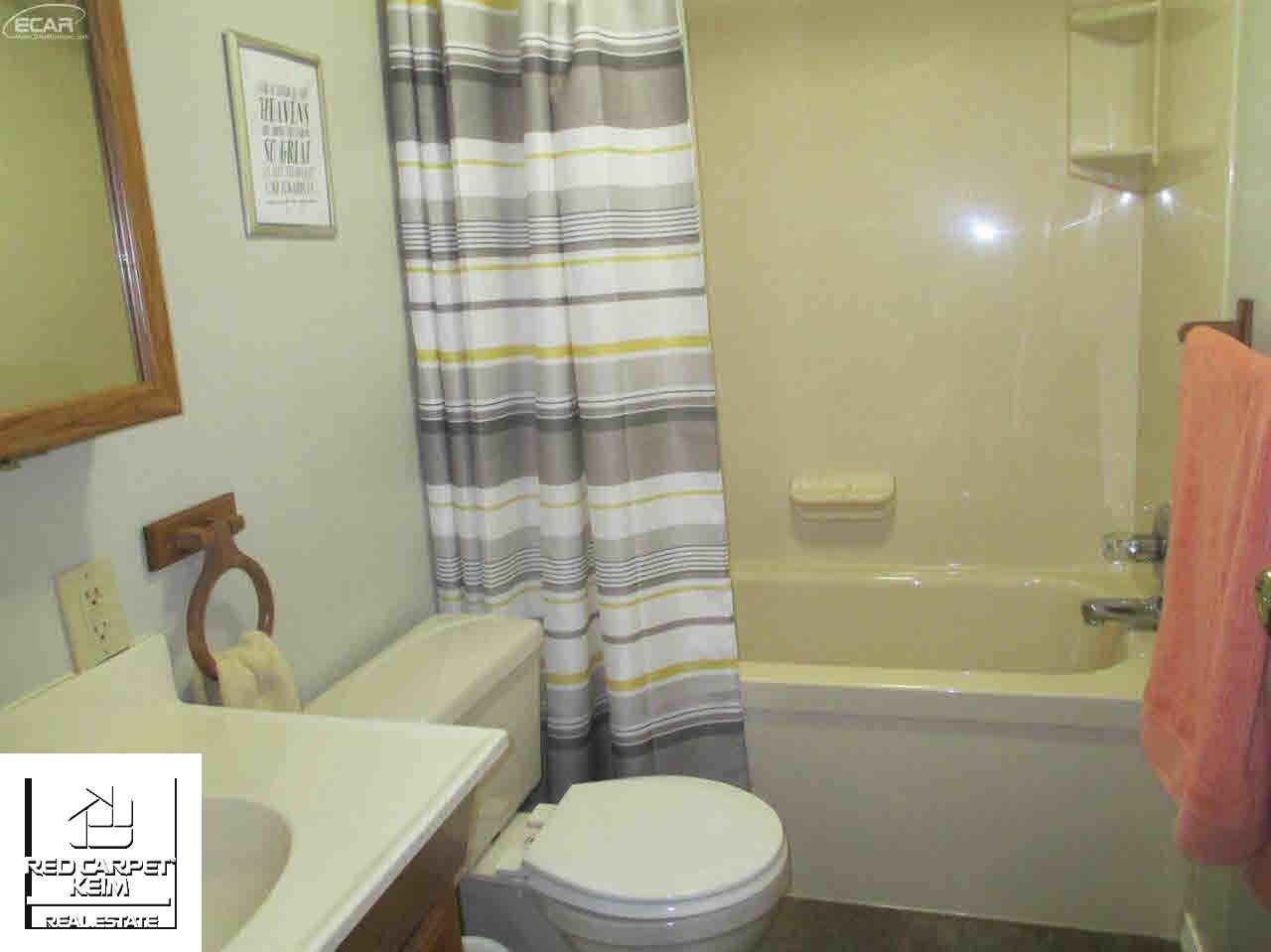 12328 East Richfield Road Davison, MI 48423 - Photo 12 of 24 21140241-11.JPG