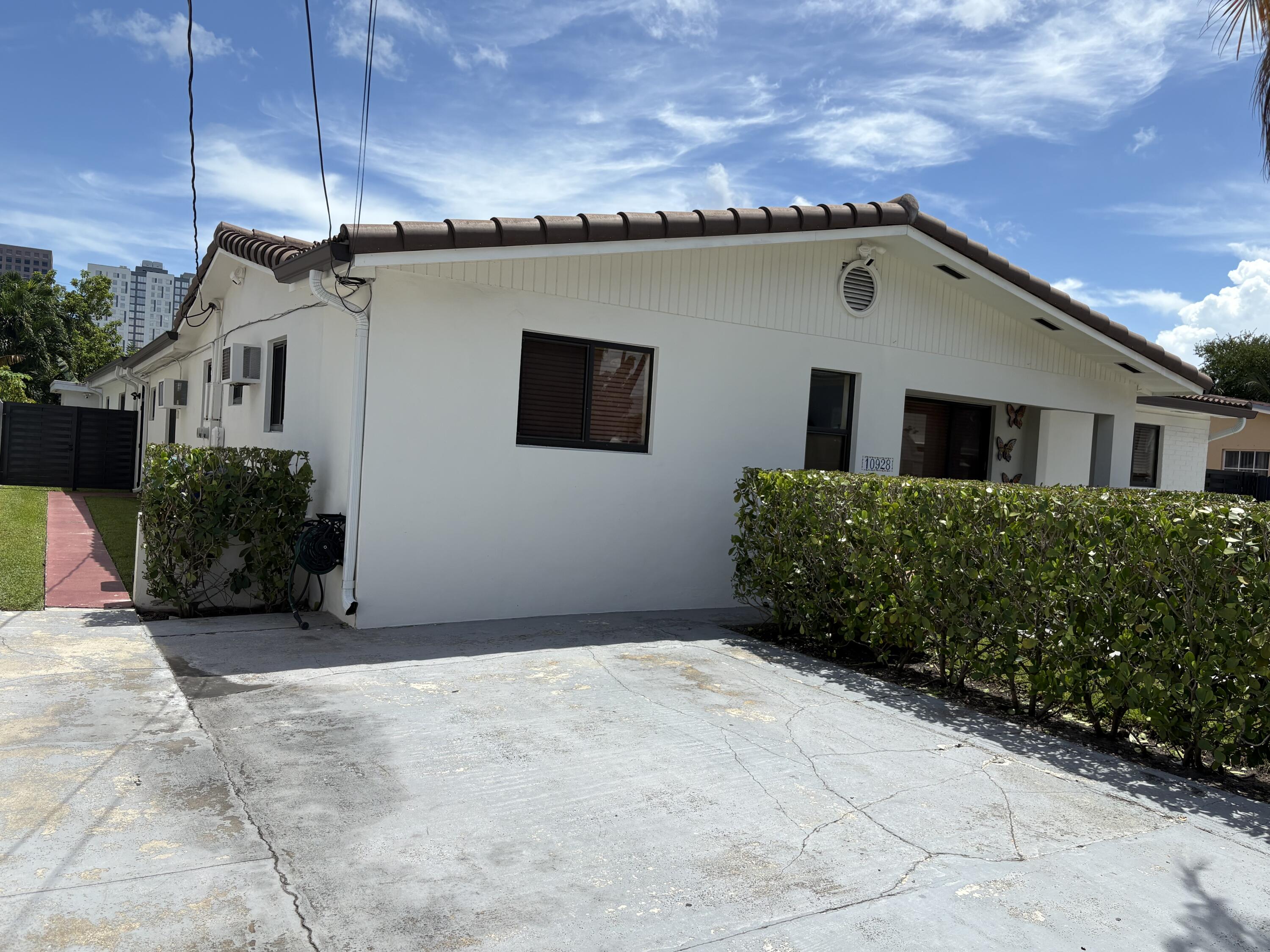 10928 Southwest 2nd Street Miami, FL 33174 - Photo 1 of 12 IMG_8127
