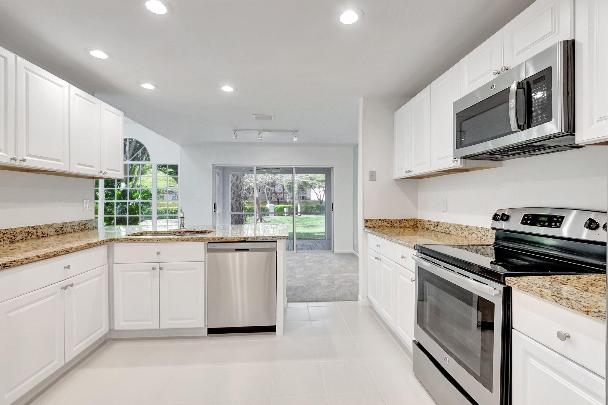 17070 Boca Club Boulevard, Unit 2 Boca Raton, FL 33487 - Photo 13 of 72 IMG_2825