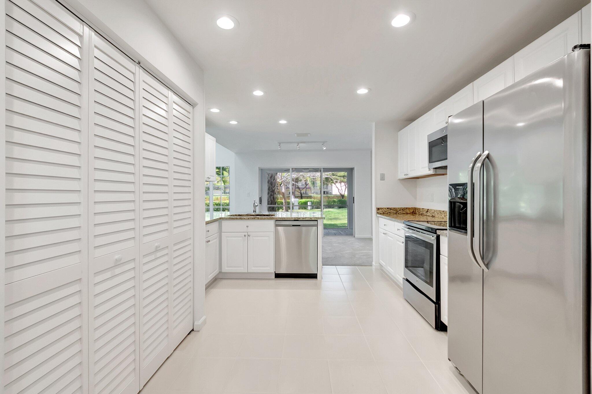 17070 Boca Club Boulevard, Unit 2 Boca Raton, FL 33487 - Photo 16 of 72 IMG_2823
