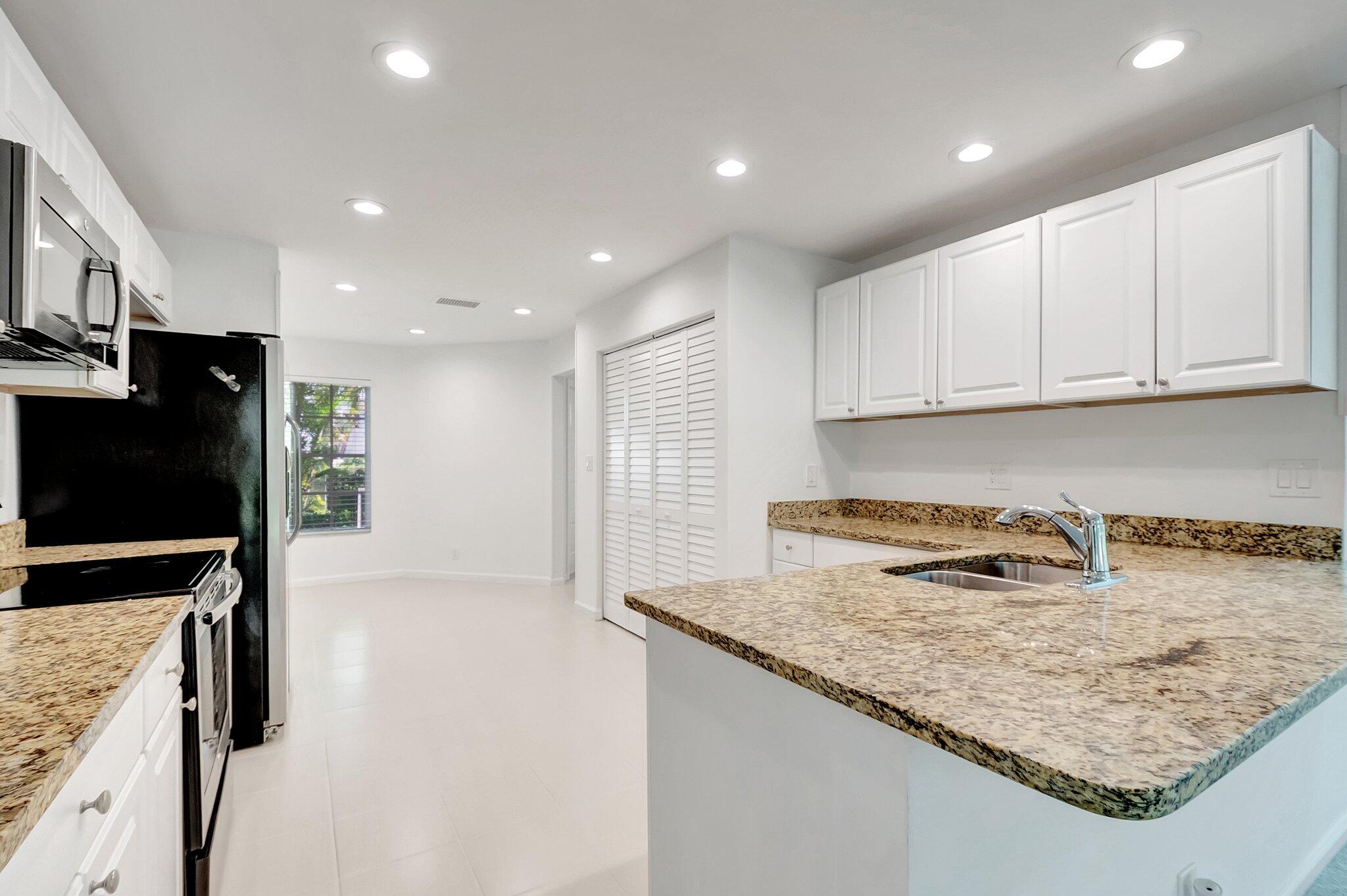 17070 Boca Club Boulevard, Unit 2 Boca Raton, FL 33487 - Photo 18 of 72 IMG_2821