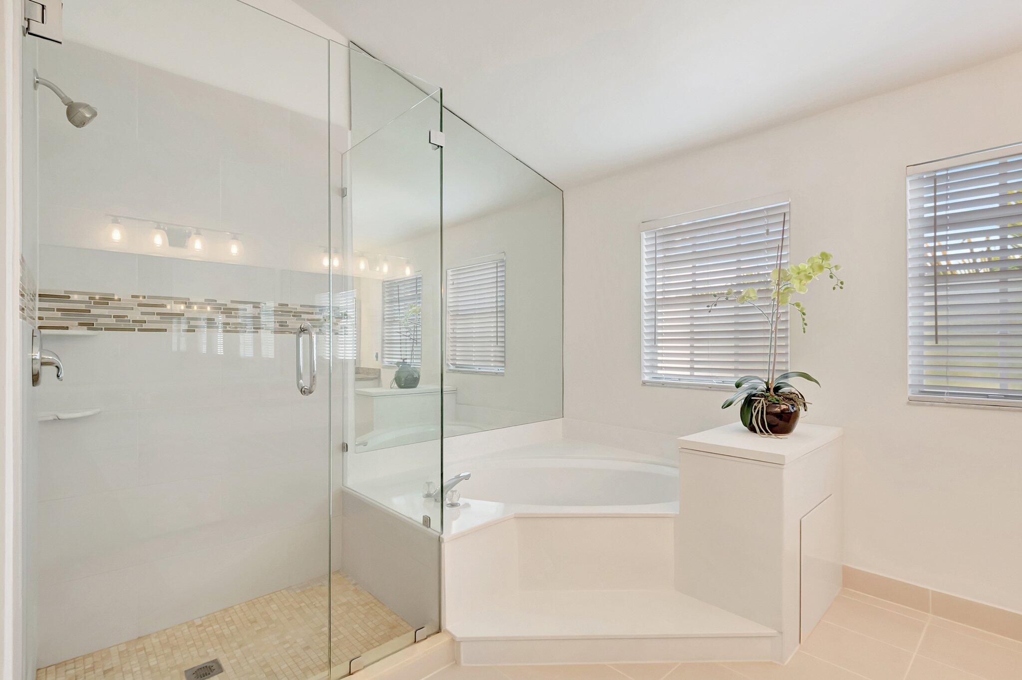 17070 Boca Club Boulevard, Unit 2 Boca Raton, FL 33487 - Photo 31 of 72 IMG_2842