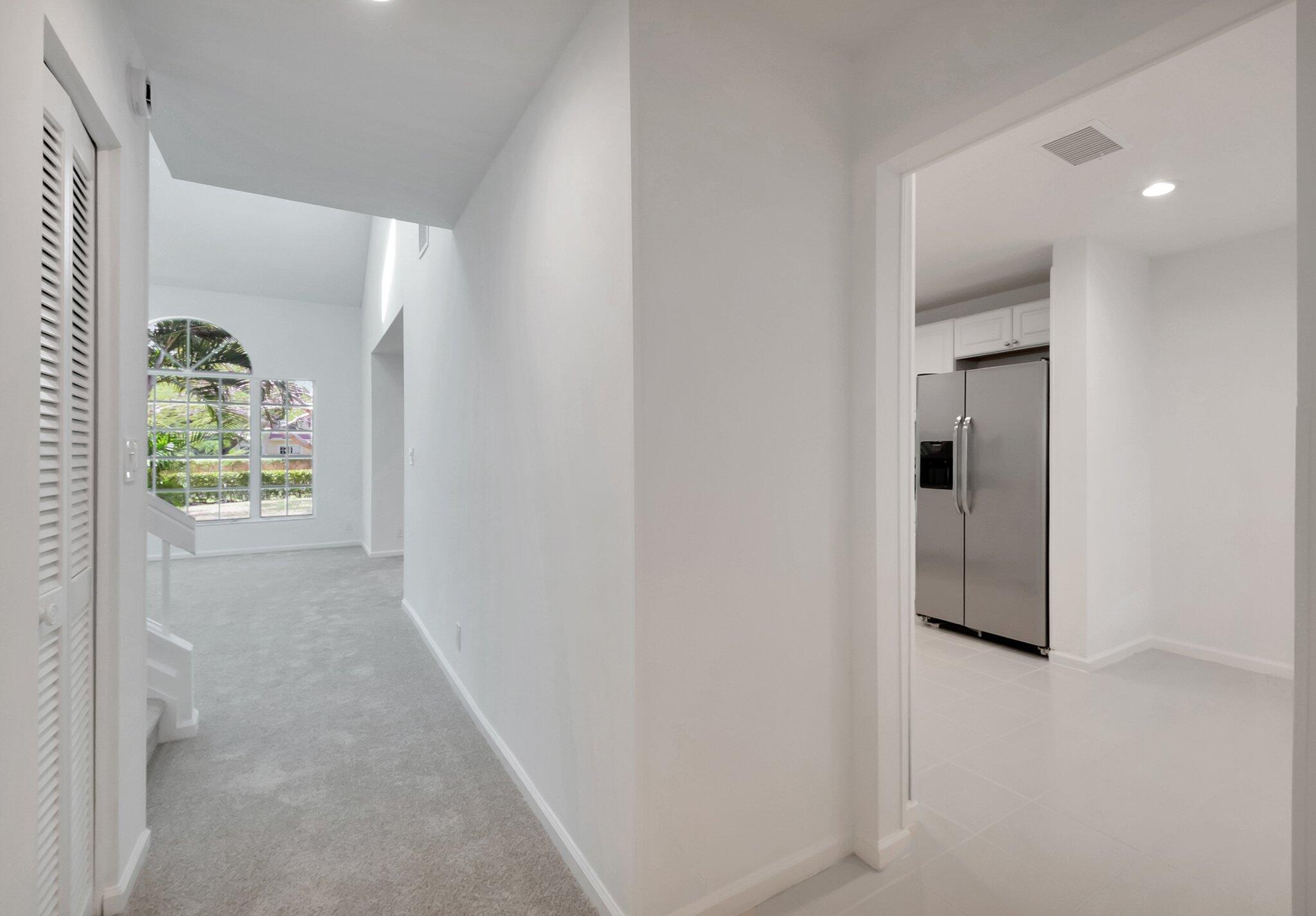 17070 Boca Club Boulevard, Unit 2 Boca Raton, FL 33487 - Photo 7 of 72 IMG_2811