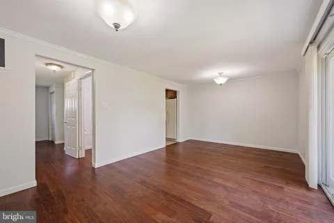 $320,000 | 11709 Ashworth Court, Germantown, MD 20876