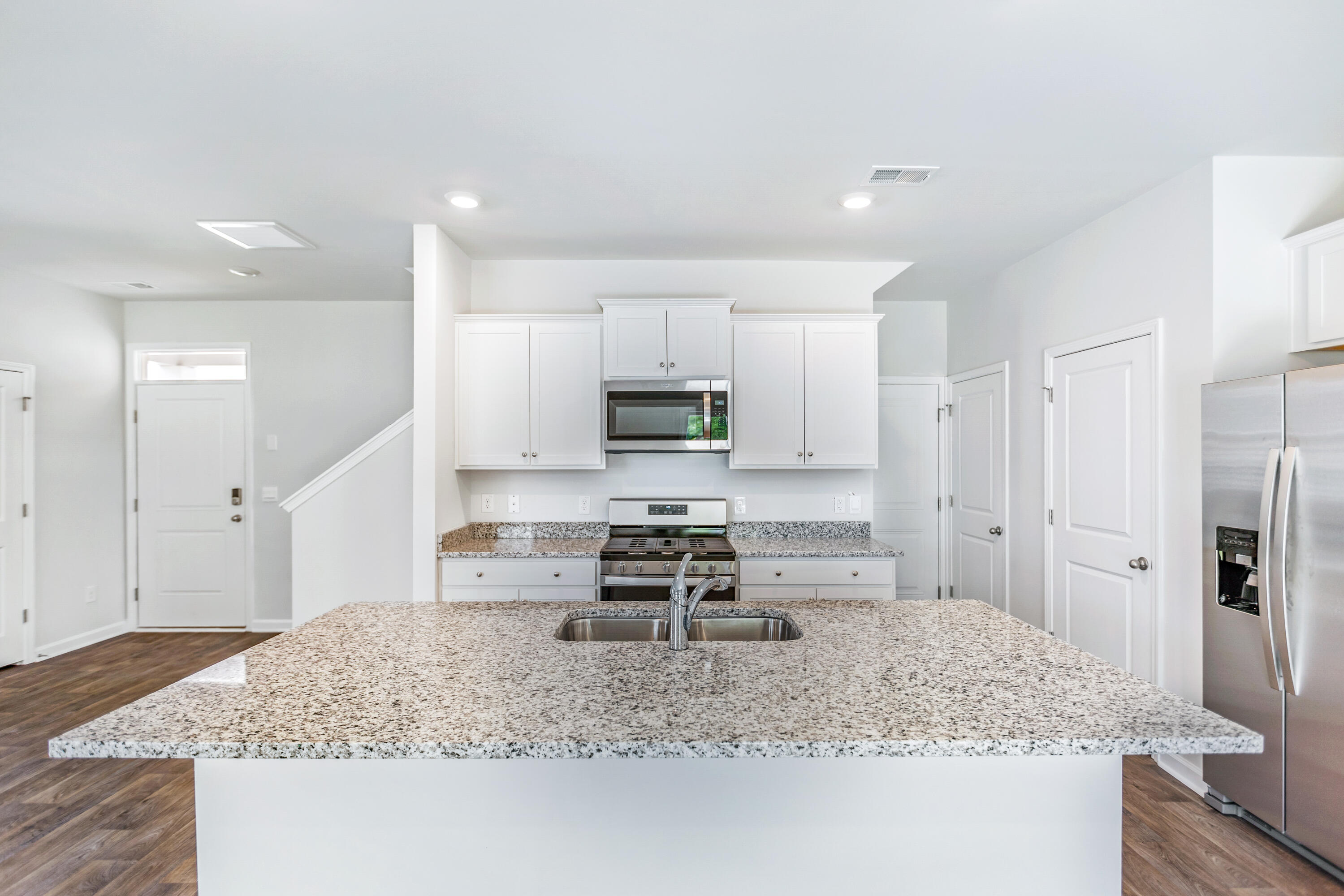 513 Red Twig Road Summerville, SC 29486 - Photo 8 of 33 Aisle Interior-6