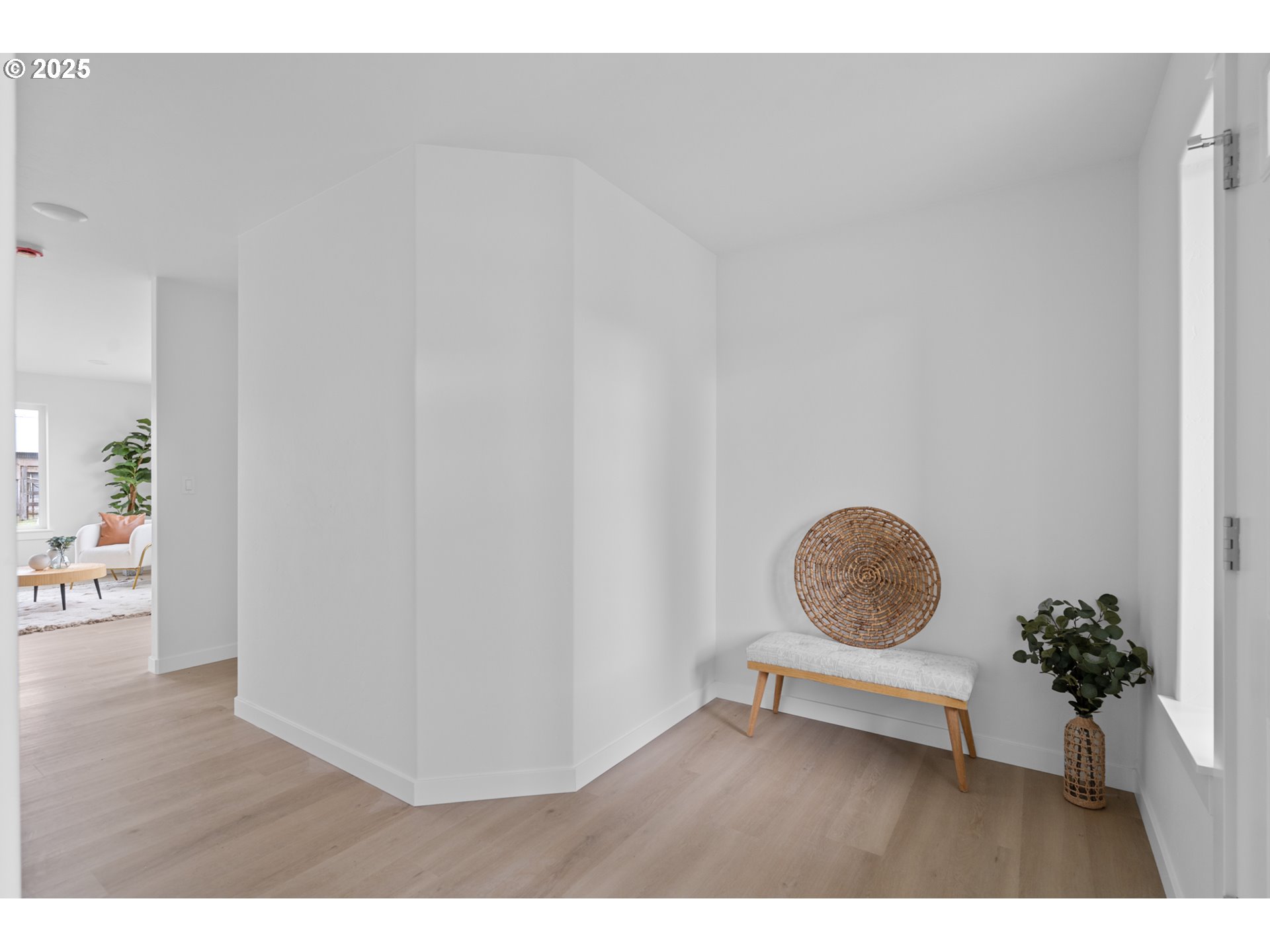 360 Southeast 4th Street Irrigon, OR 97844 - Photo 15 of 36 a room with wooden floor and potted plant