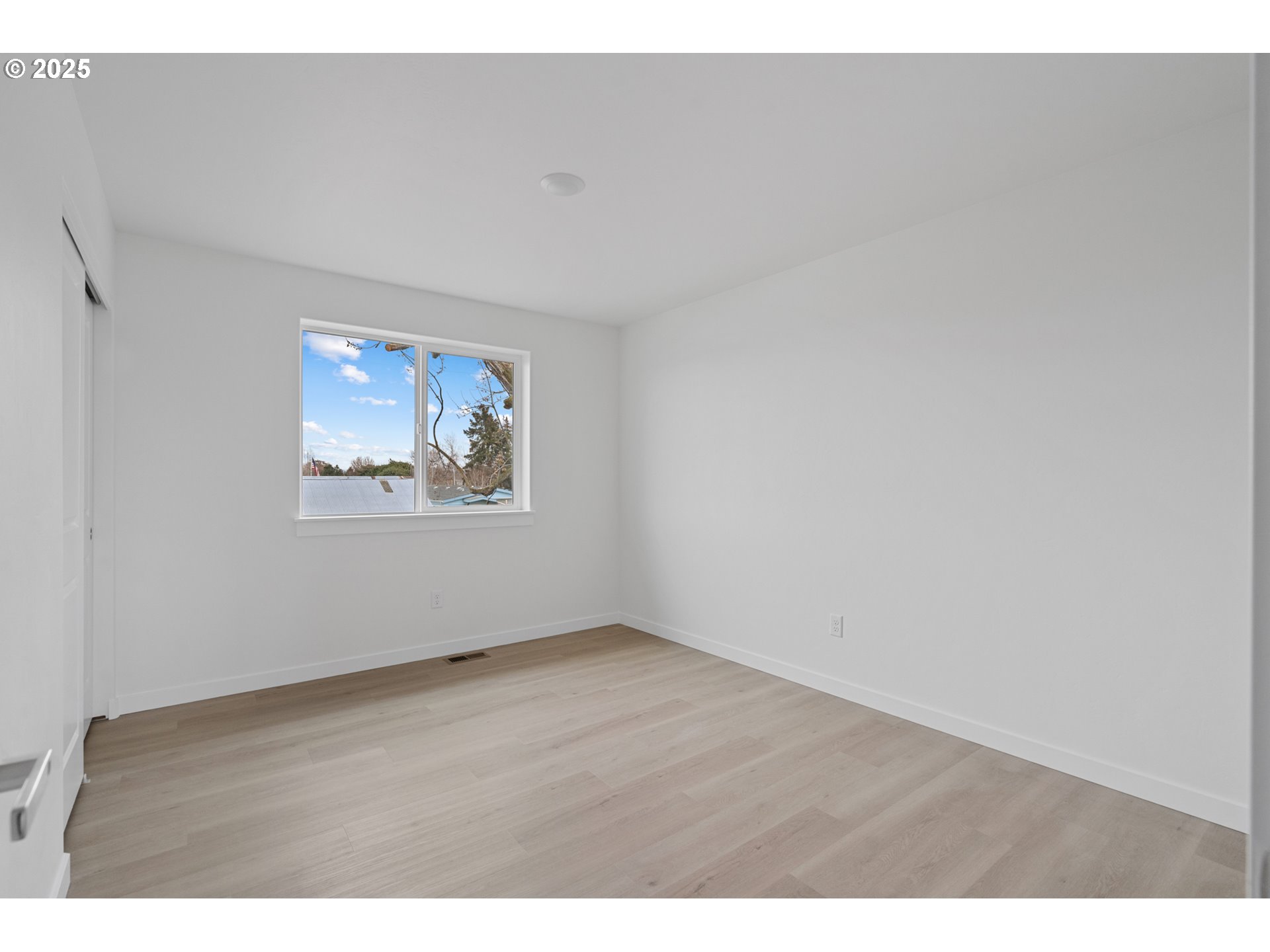 360 Southeast 4th Street Irrigon, OR 97844 - Photo 35 of 36 a view of an empty room