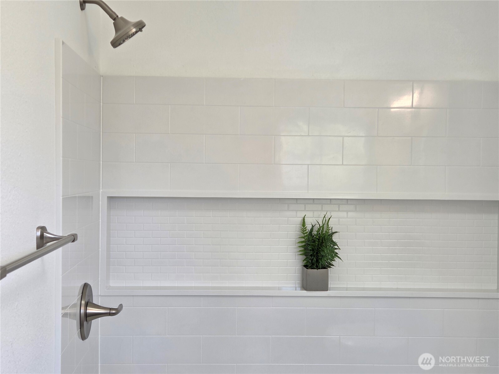175 Stevens Road Chehalis, WA 98532 - Photo 18 of 32 a bathroom with a shower