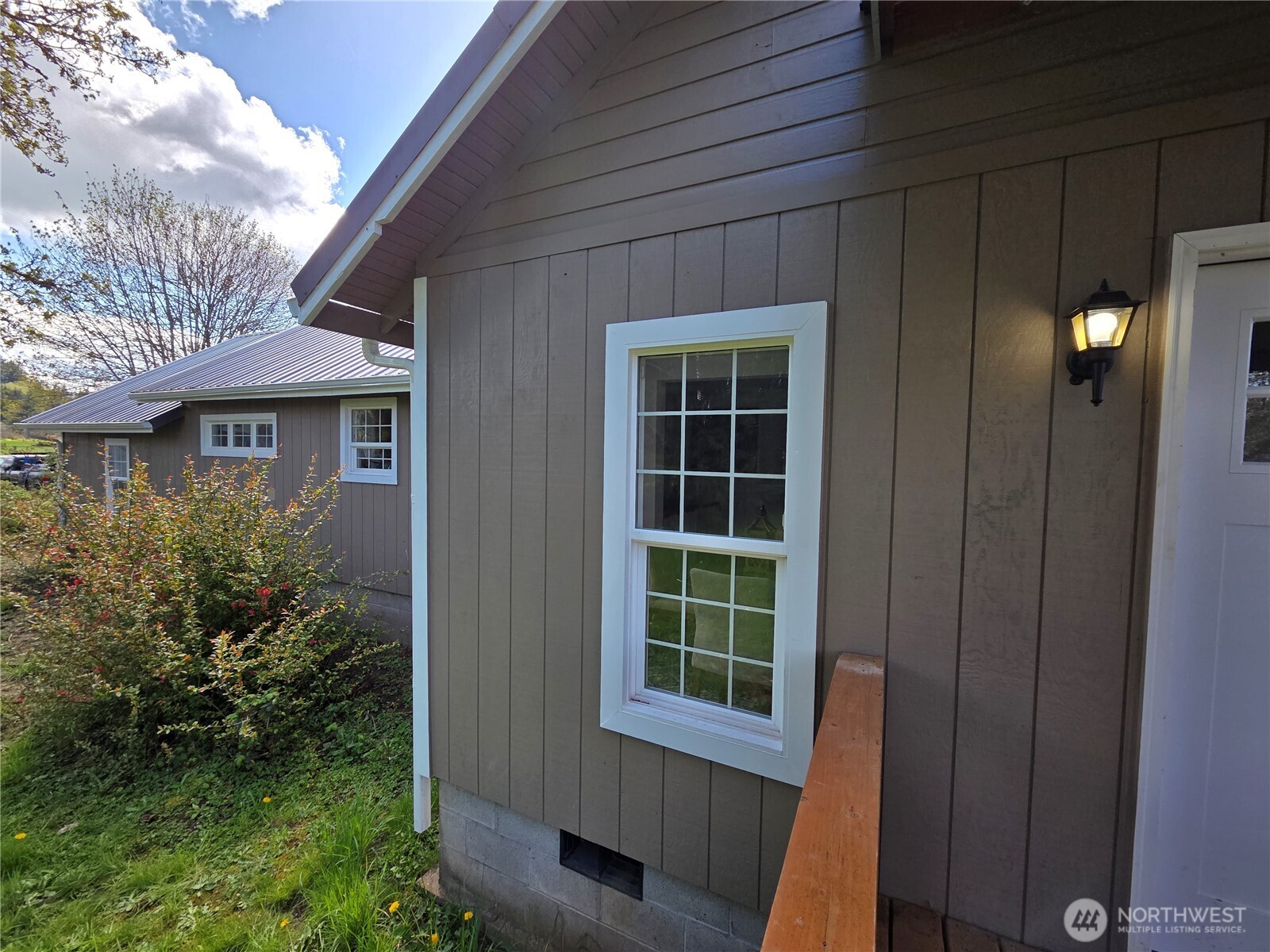 175 Stevens Road Chehalis, WA 98532 - Photo 31 of 32 a view of front of a house with a yard