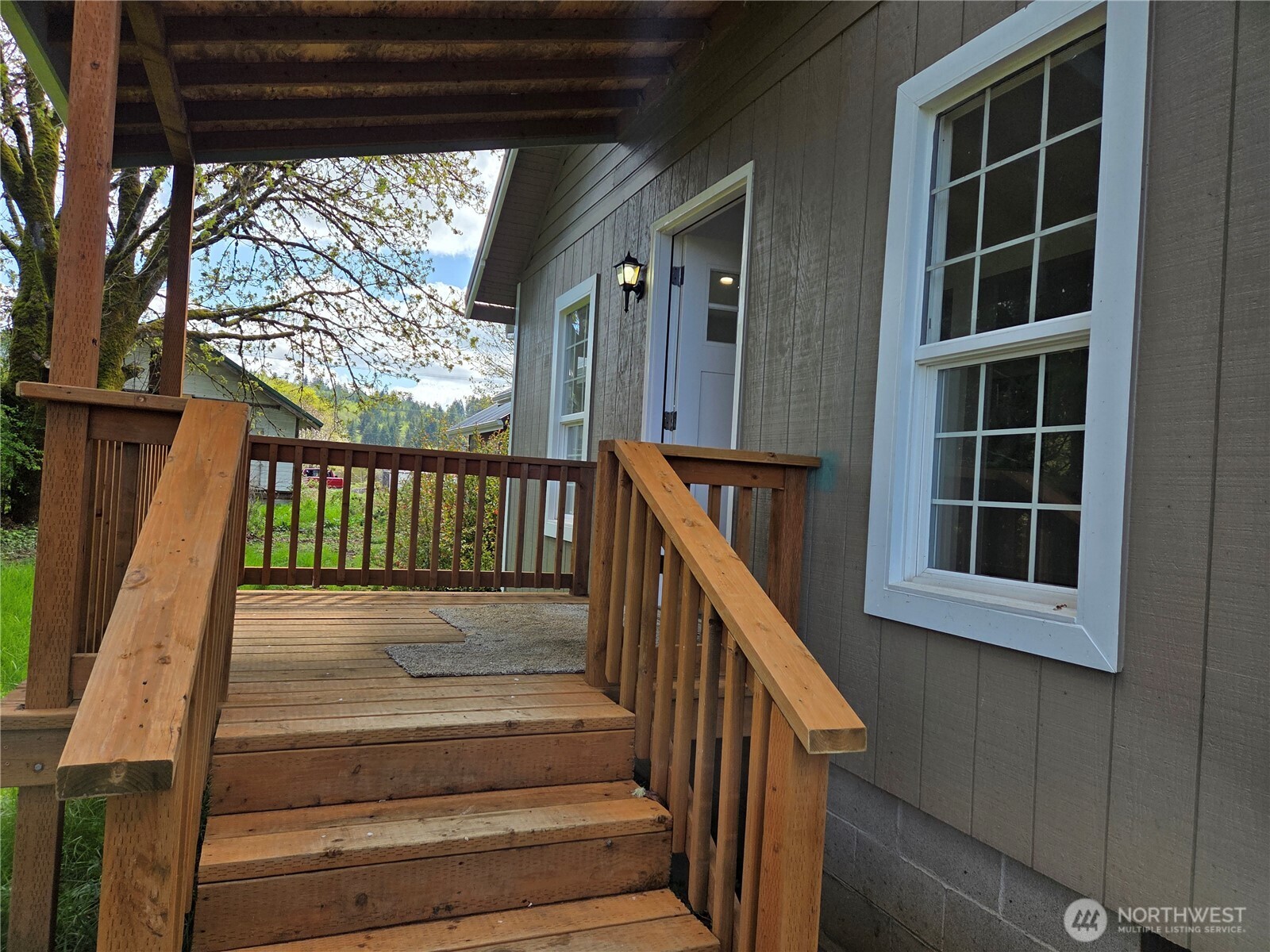 175 Stevens Road Chehalis, WA 98532 - Photo 4 of 32 a view of entryway