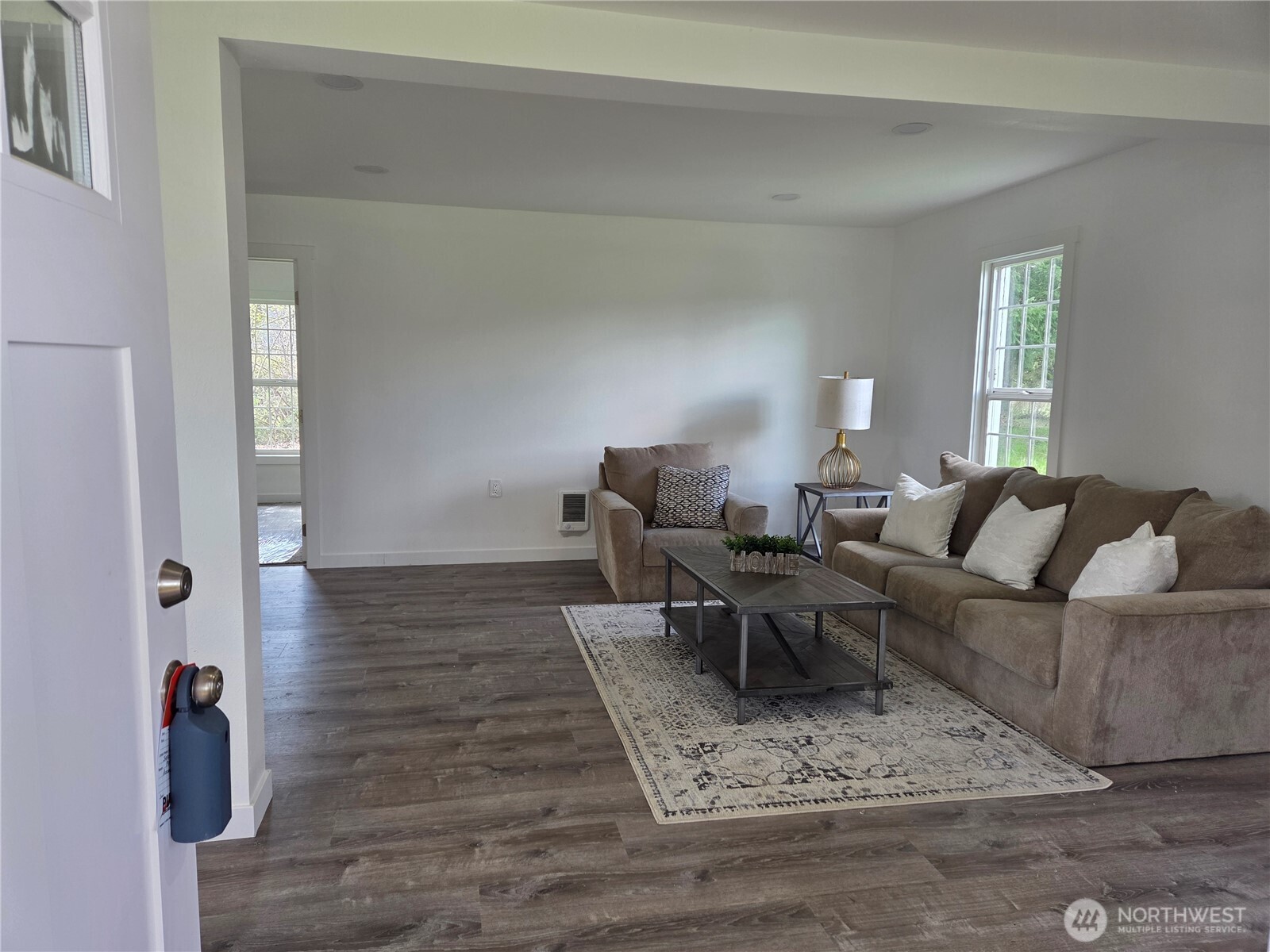 175 Stevens Road Chehalis, WA 98532 - Photo 5 of 32 a living room with furniture wooden floor and a lamp
