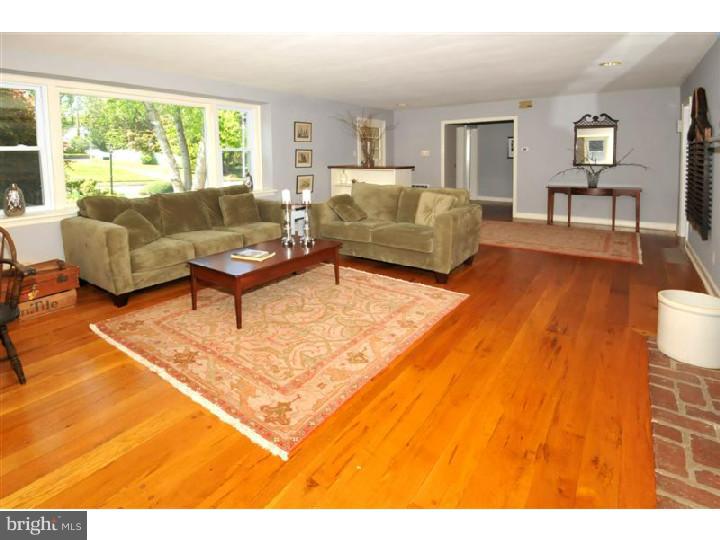 300 Clement Road Jenkintown, PA 19046 - Photo 3 of 25