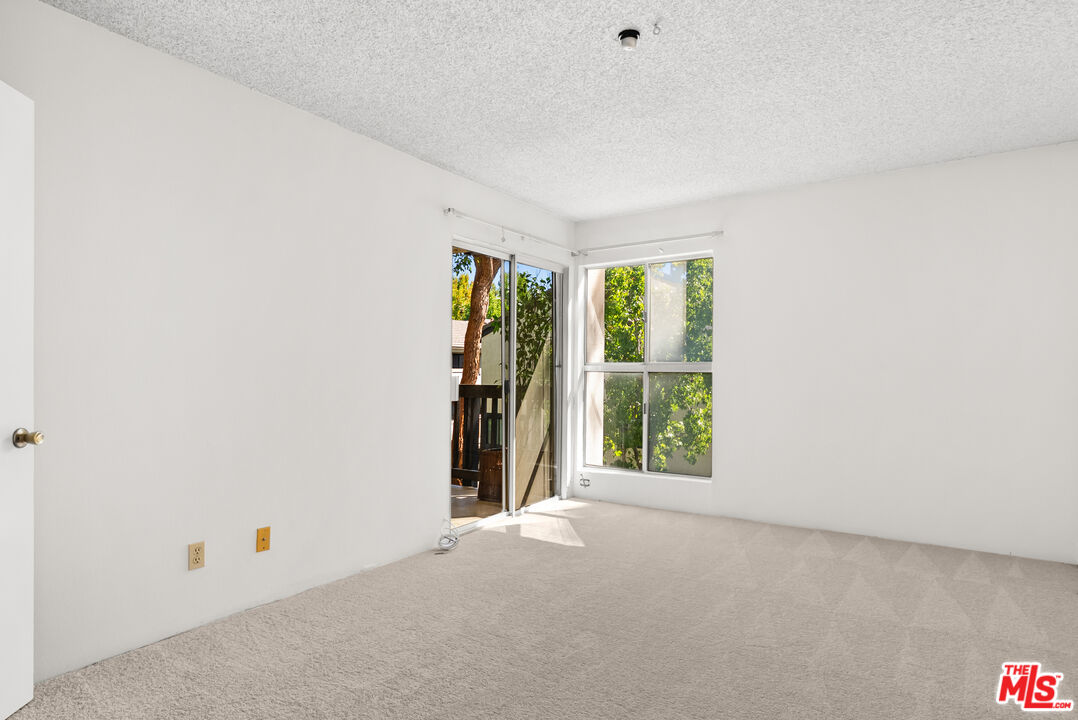 8207 Raintree Circle Culver City, CA 90230 - Photo 9 of 27 Gallery Image 9