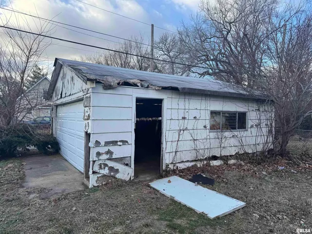 $44,500 | 253 White City Boulevard, Springfield, IL 62703