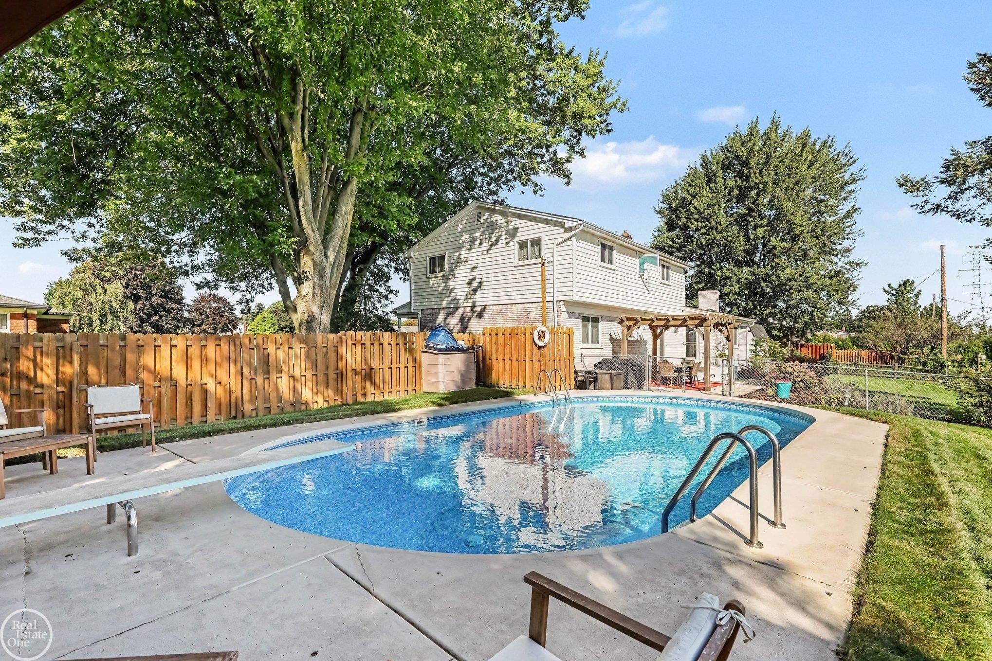 51300 Overhill Road Utica, MI 48316 - Photo 31 of 39 Gallery Image 31