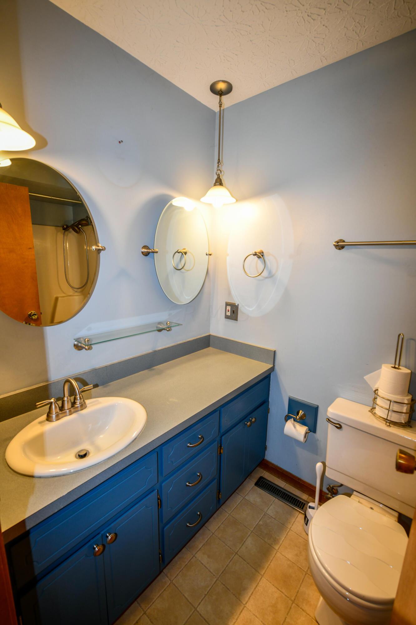 15743 Hagenderfer Road Plain City, OH 43064 - Photo 29 of 49 One Piece Surround Tub/Shower