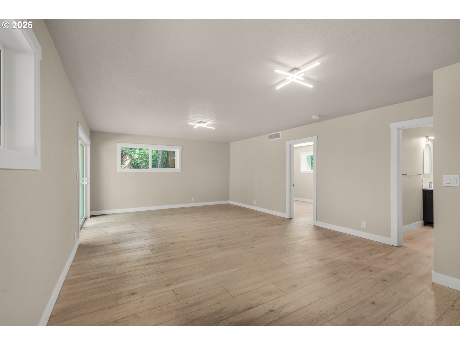 22420 South Parrot Creek Road Oregon City, OR 97045 - Photo 27 of 48 Family Room