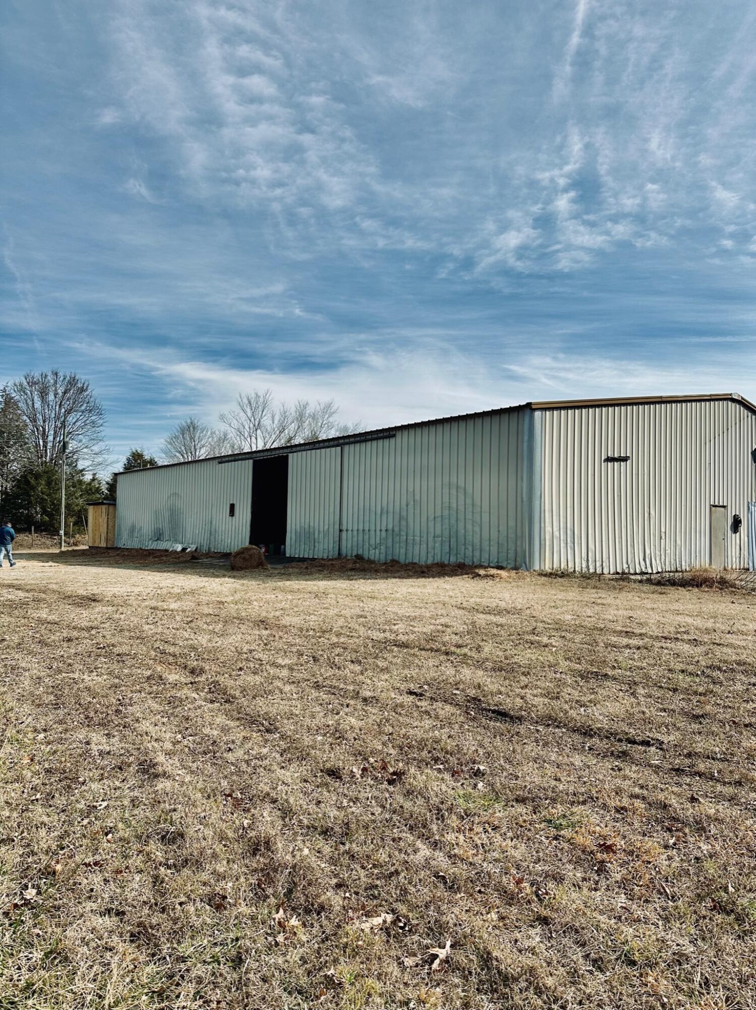 2514 Greensboro Road Washington, GA 30673 - Photo 25 of 36 open area with large building