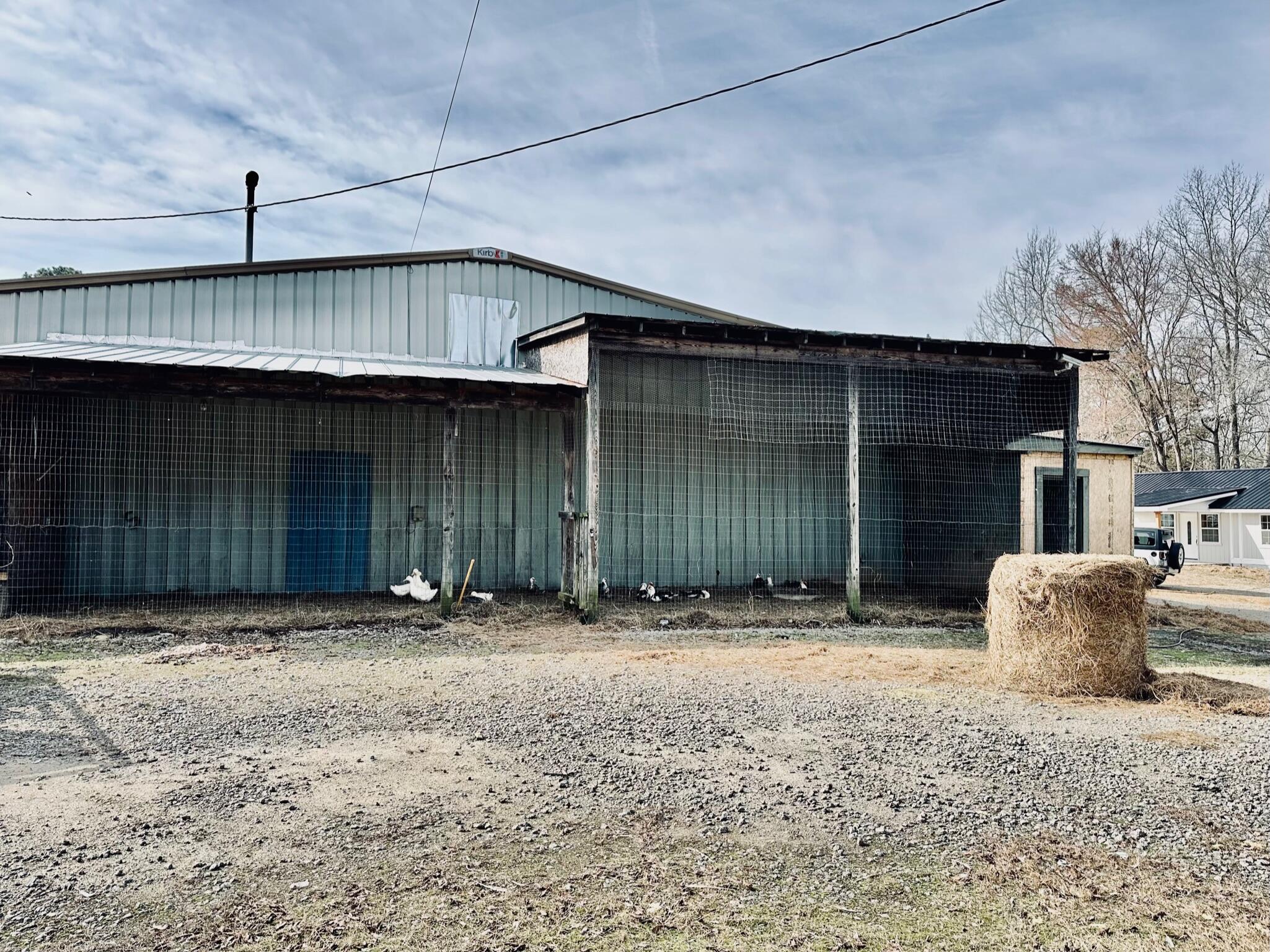 2514 Greensboro Road Washington, GA 30673 - Photo 28 of 36 side of barn