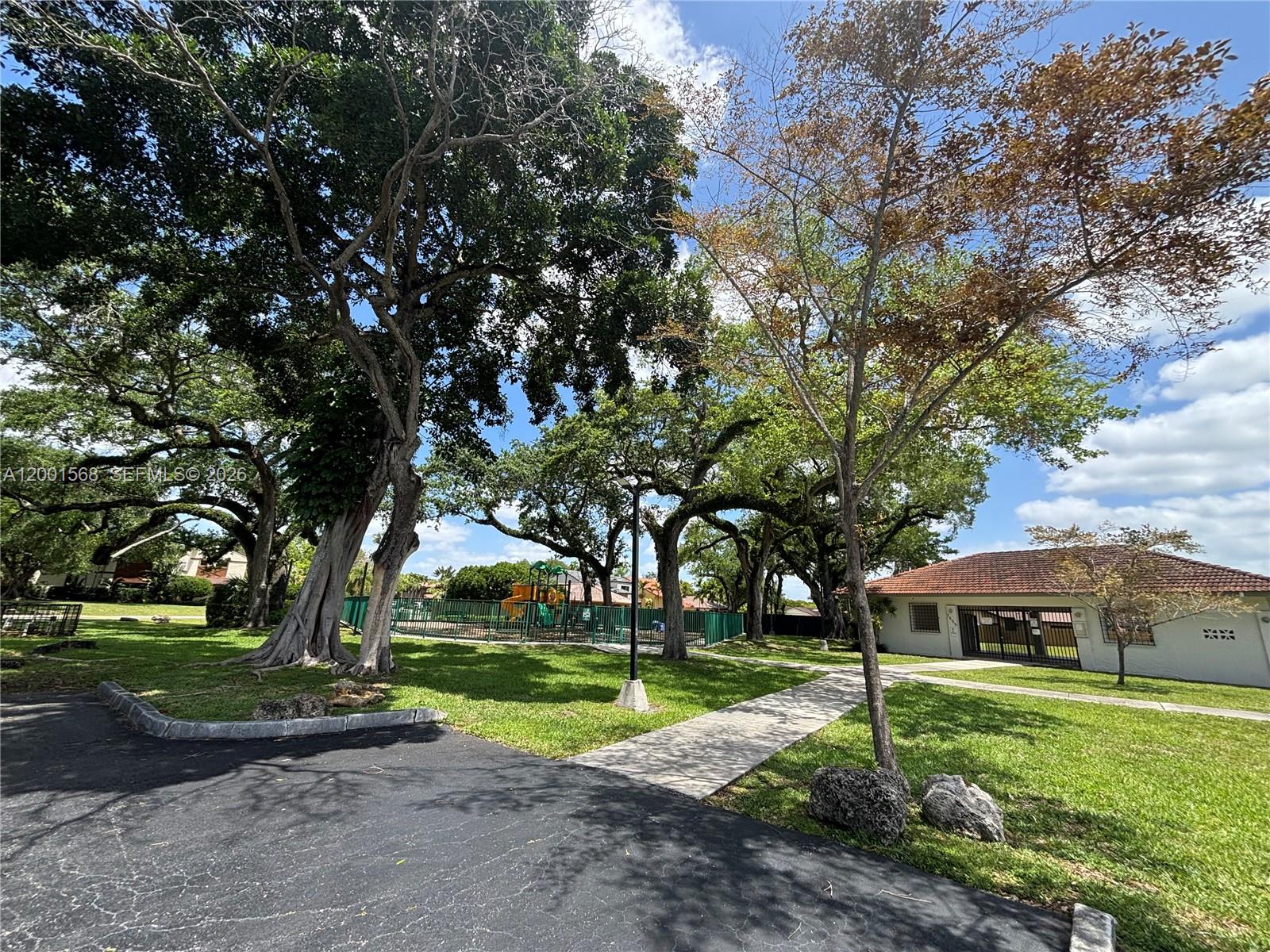 11450 Southwest 75th Terrace Miami, FL 33173 - Photo 13 of 14