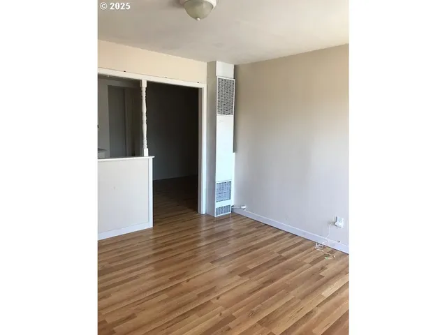 $395,000 | 312 Southeast Front Street, Oakland, OR 97462