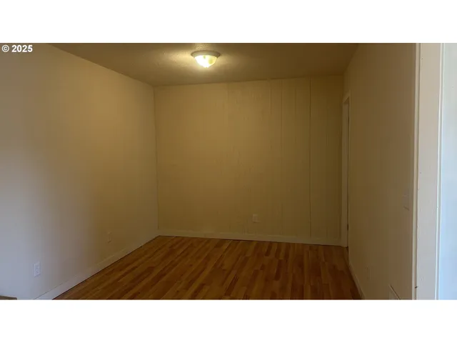 $395,000 | 312 Southeast Front Street, Oakland, OR 97462