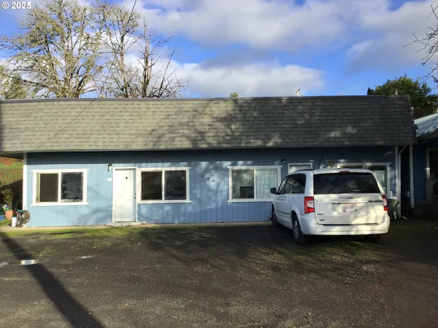 $395,000 | 312 Southeast Front Street, Oakland, OR 97462
