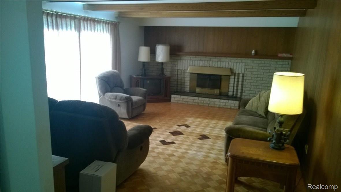 54099 Mound Road Utica, MI 48316 - Photo 29 of 42 family room.jpg
